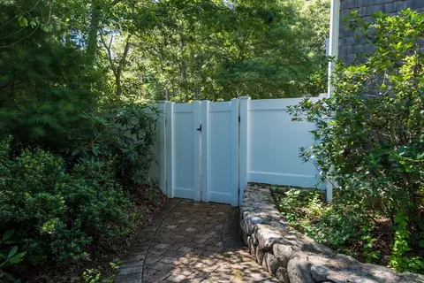 35 Sharon Cir, Osterville, MA 02655 photo 4