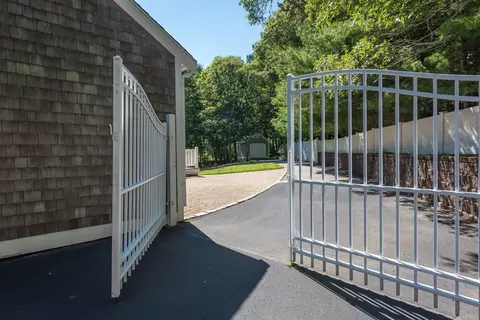 35 Sharon Cir, Osterville, MA 02655 photo 7