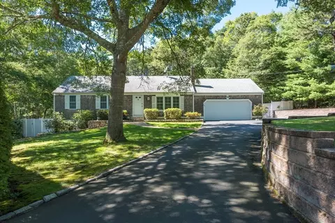 35 Sharon Cir, Osterville, MA 02655 photo 3