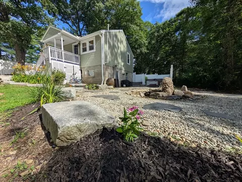 35 Old Oxford Rd, Charlton, MA 01507