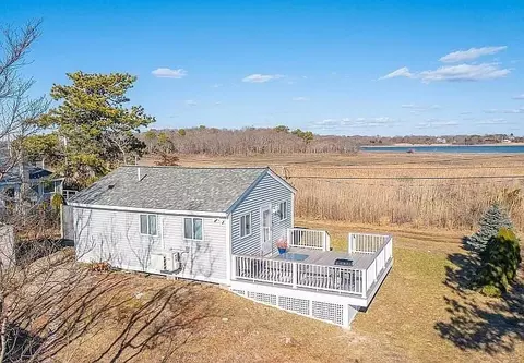 79 Gidley Ln, Westport, MA 02790