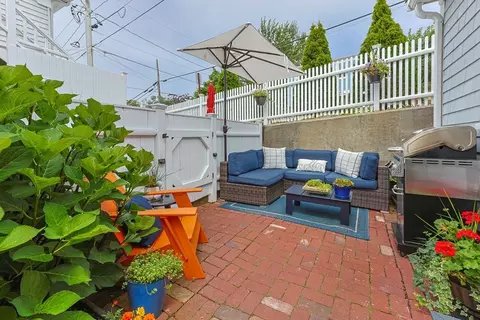 9 Dyer St #UD, Provincetown, MA 02657
