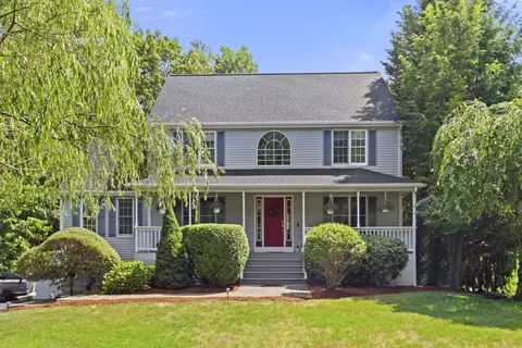 8 Whineys Way, Attleboro, MA 02703