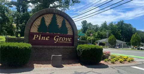 171 Pine Grove Dr #171, South Hadley, MA 01075