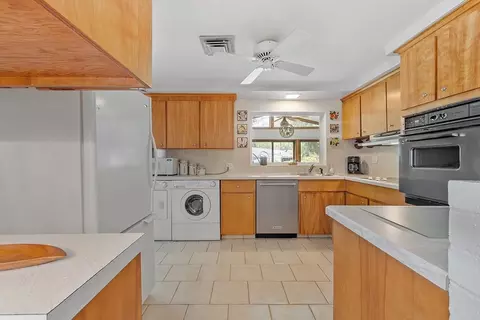 60 Dick Dr, Worcester, MA 01609 photo 13