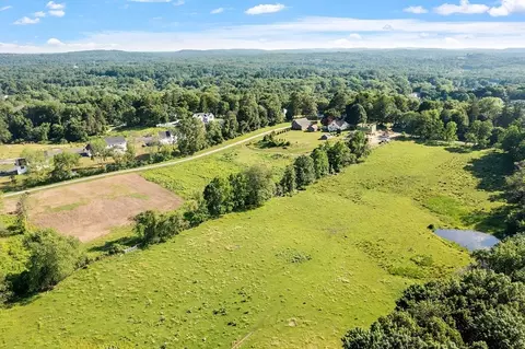 98 King St, Groveland, MA 01834