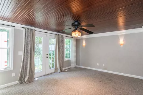 115 Abbott St, Springfield, MA 01118 photo 9