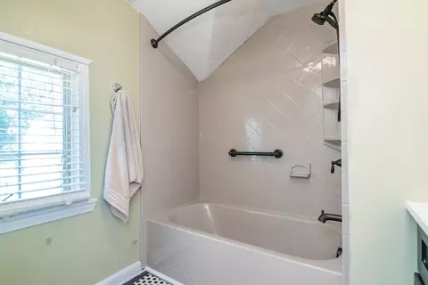115 Abbott St, Springfield, MA 01118 photo 12