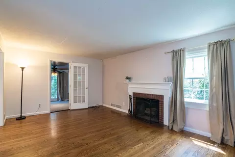 115 Abbott St, Springfield, MA 01118 photo 7