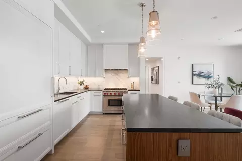 100 Linden St UNIT 103, Wellesley, MA 02482
