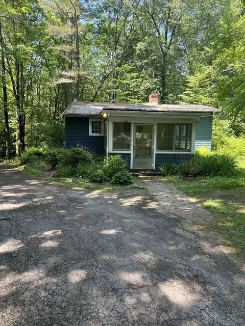 18 January Hills Rd, Shutesbury, MA 01072