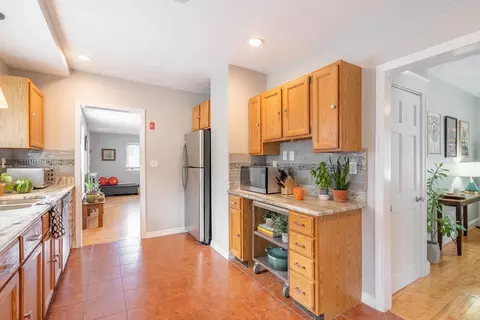Entry Way - 61 Acushnet Ave, Worcester, MA 01606 photo 2 of 4