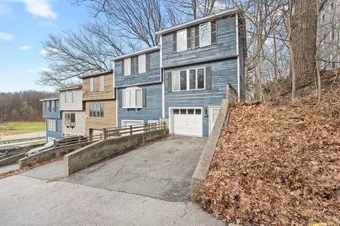 9 Olga Ave #9, Worcester, MA 01605