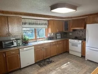 58 Maebeth St, Springfield, MA 01119 photo 22