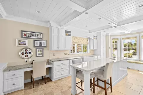 5 Callahan Pl, Hingham, MA 02043 photo 4