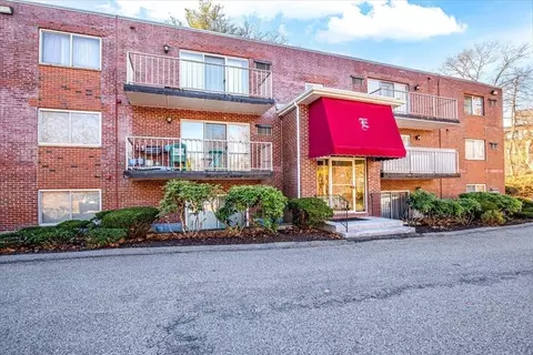 31 Hamlin #A-14, Needham, MA 02492