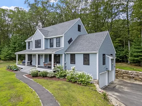 23 Chardonnay Rd, Pelham, NH 03076
