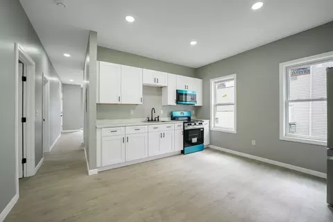 Entry Way - 35 Hood St, Fall River, MA 02720 photo 2 of 7
