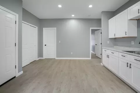 Entry Way - 35 Hood St, Fall River, MA 02720 photo 3 of 7