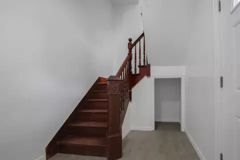 Entry Way - 35 Hood St, Fall River, MA 02720 photo 4 of 7