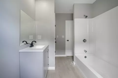 Bath - 35 Hood St, Fall River, MA 02720 photo 2 of 2