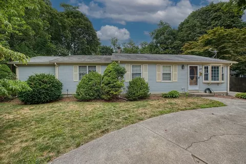 27 Main St, Riverside, RI 02915