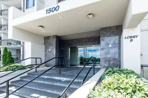 1500 Worcester Rd #217, Framingham, MA 01702