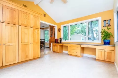 Entry Way - 83 Pine St, Natick, MA 01760 photo 2 of 2