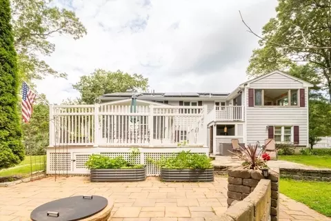 Exterior - 83 Pine St, Natick, MA 01760 photo 4 of 9
