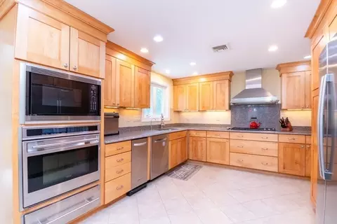 Kitchen - 83 Pine St, Natick, MA 01760 photo 4 of 5