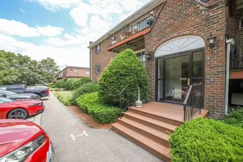 10 Williamsburg Ct #3, Shrewsbury, MA 01545