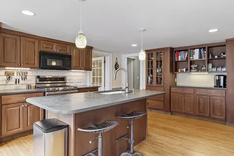 55 W Main St, Georgetown, MA 01833 photo 13