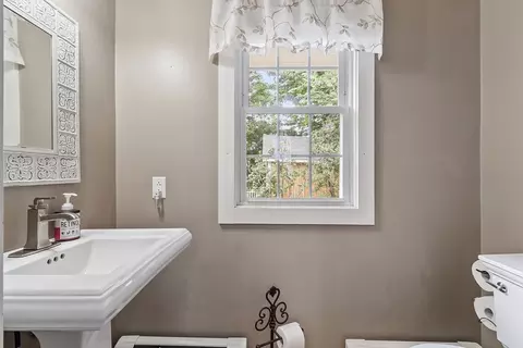 55 W Main St, Georgetown, MA 01833 photo 19