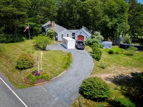 339 Hatchville Rd, Falmouth, MA 02536