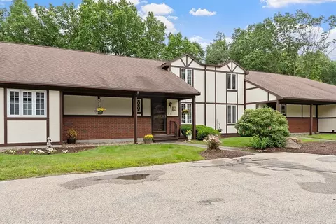 3 Chandler Dr #3, Atkinson, NH 03811