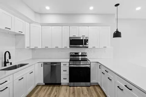 889-895 Grinnell St #5, Fall River, MA 02721 photo 8