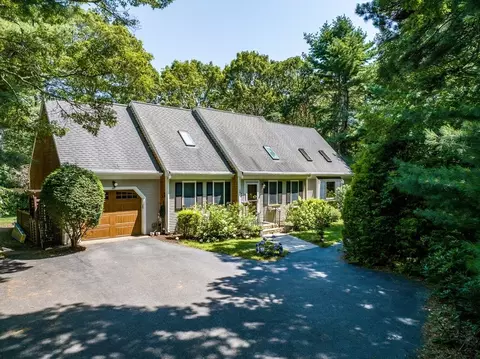 82 Nobadeer Rd, Centerville, MA 02632
