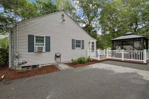4 Mott Dr, Attleboro, MA 02703 photo 4