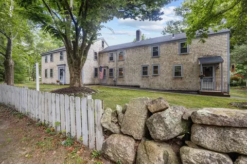 687 Main St, Wareham, MA 02571
