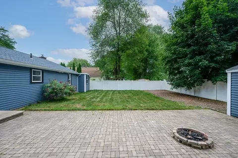 11 Savoy St, Worcester, MA 01607 photo 25