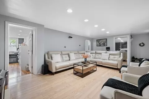 11 Savoy St, Worcester, MA 01607 photo 6