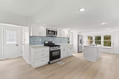 54 L St, Hull, MA 02045 photo 8