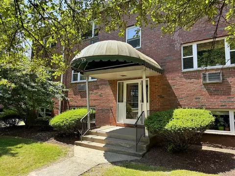 79 Walnut St #7, Newton, MA 02460