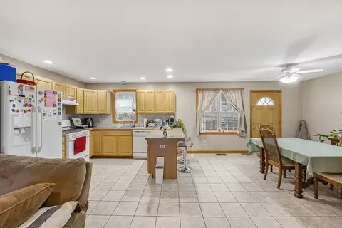 255-263 William, Fall River, MA 02721 photo 9