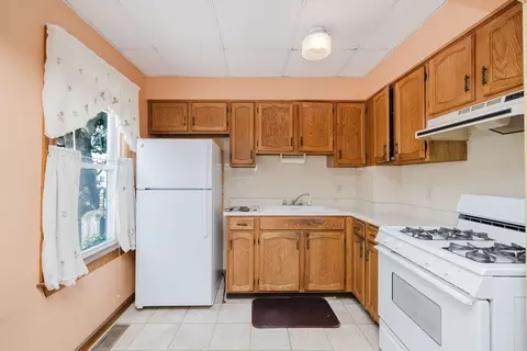 1004 Slade St, Fall River, MA 02724 photo 12