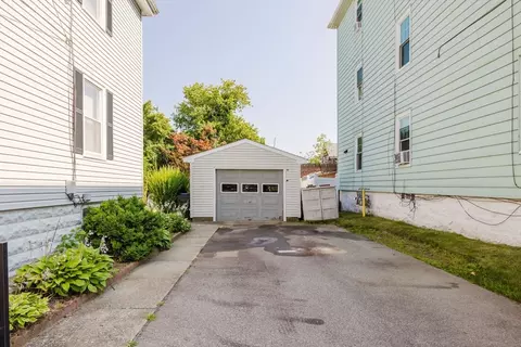 1004 Slade St, Fall River, MA 02724 photo 3