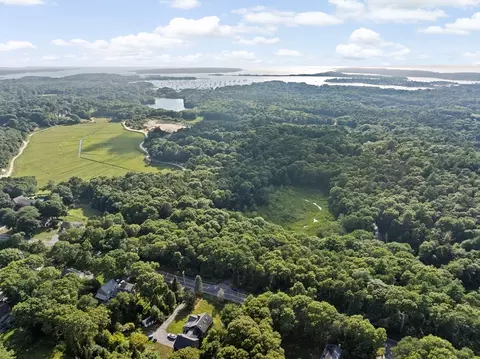 940 County Rd, Bourne, MA 02559