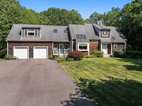 89 Songbird Dr, Dartmouth, MA 02747