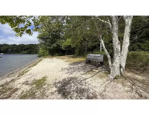 5 Valley Rd, Plymouth, MA 02360