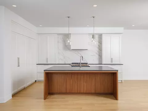 100 Linden St UNIT 303, Wellesley, MA 02482